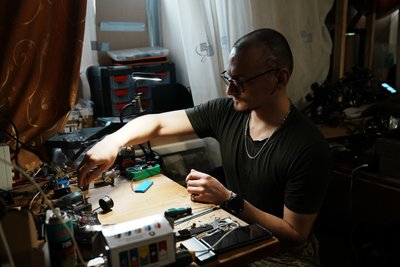 “Ми їх переважаємо, але у них дуже багато “м’яса”: бійці лабораторії дронів 95 ОДШБр показали свою роботу “Ми їх переважаємо, але у них дуже багато “м’яса”: бійці лабораторії дронів 95 ОДШБр показали свою роботу