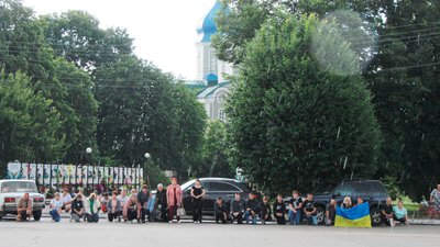 На Чернігівщині попрощалися з захисниками Максимом Никитенком та Сергієм Козієм На Чернігівщині попрощалися з захисниками Максимом Никитенком та Сергієм Козієм