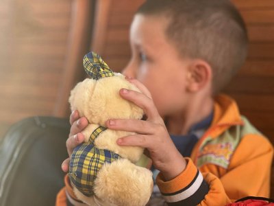 У Бердичеві на Житомирщині зустріли черговий потяг з евакуйованими жителями Донеччини У Бердичеві на Житомирщині зустріли черговий потяг з евакуйованими жителями Донеччини