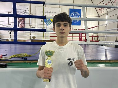 Без світла та під постійними обстрілами. Як тренуються діти-кікбоксери у прифронтовому Павлограді на Дніпропетровщині Без світла та під постійними обстрілами. Як тренуються діти-кікбоксери у прифронтовому Павлограді на Дніпропетровщині
