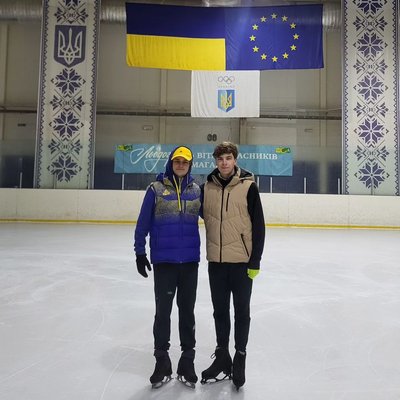 Іван Шмуратко разом із тренером і хореографом Михайлом Лейбою в Богуславі Іван Шмуратко разом із тренером і хореографом Михайлом Лейбою в Богуславі