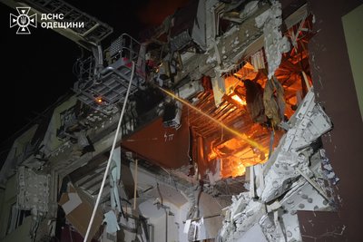 В Одесі внаслідок нічної атаки РФ загинули троє людей, серед них дитина В Одесі внаслідок нічної атаки РФ загинули троє людей, серед них дитина