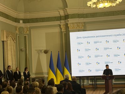 У Грабовському в полон РФ потрапили українські військовослужбовці У Грабовському в полон РФ потрапили українські військовослужбовці