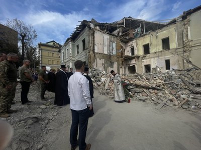 В "Охматдиті" провели "Реквієм за загиблими" під час атаки по лікарні В "Охматдиті" провели "Реквієм за загиблими" під час атаки по лікарні