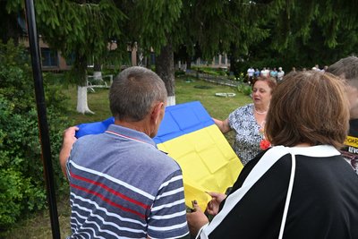 У селі на Черкащині відкрили меморіальні дошки на честь трьох полеглих захисників У селі на Черкащині відкрили меморіальні дошки на честь трьох полеглих захисників
