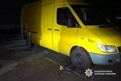 У Черкасах чоловіка підозрюють у підпалі вантажівки та мікроавтобуса У Черкасах чоловіка підозрюють у підпалі вантажівки та мікроавтобуса