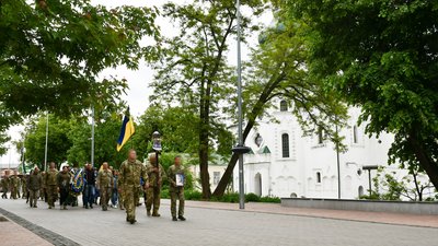 На Чернігівщині провели в останню путь трьох бійців: Юрія Костіва, Олексія Супруненка та Сергія Тюпу На Чернігівщині провели в останню путь трьох бійців: Юрія Костіва, Олексія Супруненка та Сергія Тюпу