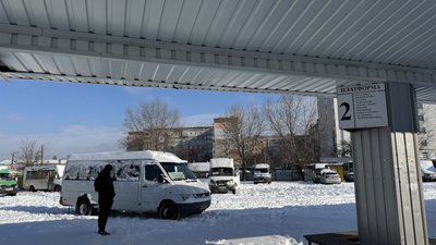 На Кіровоградщині через сніг і ожеледицю не виїхали на маршрути 89 автобусів На Кіровоградщині через сніг і ожеледицю не виїхали на маршрути 89 автобусів