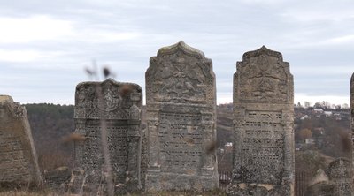 Прадід зять Дональда Трампа, Джаред Кушнер, зять Трампа, єврейське кладовище, мацева, Підгайці, Тернопільщина, січень 2025 Прадід зять Дональда Трампа, Джаред Кушнер, зять Трампа, єврейське кладовище, мацева, Підгайці, Тернопільщина, січень 2025