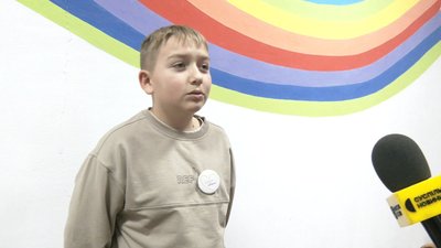 На Житомирщині актор Олексій Суровцев провів "Урок доброти" для учнів гімназії На Житомирщині актор Олексій Суровцев провів "Урок доброти" для учнів гімназії