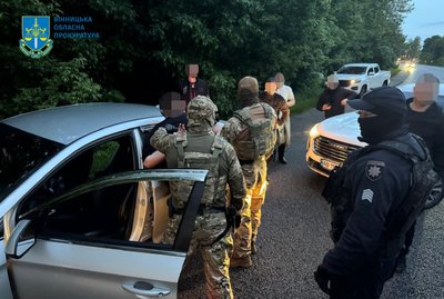 Сім тисяч доларів за послугу: черкащанина підозрюють у незаконному переправленні чоловіків через кордон Сім тисяч доларів за послугу: черкащанина підозрюють у незаконному переправленні чоловіків через кордон