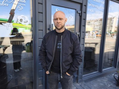 У Звягелі ліквідовують наслідки російської дронової атаки У Звягелі ліквідовують наслідки російської дронової атаки