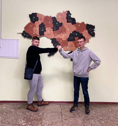 На Рівненщині школярі створили діючий діодний макет карти повітряних тривог На Рівненщині школярі створили діючий діодний макет карти повітряних тривог