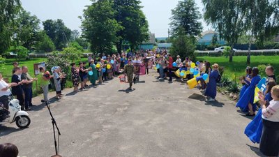 Захисник з Вишевицької громади на Житомирщині Артем Тищенко повернувся додому після трьох років полону Захисник з Вишевицької громади на Житомирщині Артем Тищенко повернувся додому після трьох років полону
