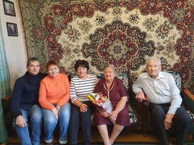 «Її життєрадісна позиція також сприяла довголіттю»: у Кропивницькому відзначили 100-річчя Алевтіни Смірнової «Її життєрадісна позиція також сприяла довголіттю»: у Кропивницькому відзначили 100-річчя Алевтіни Смірнової
