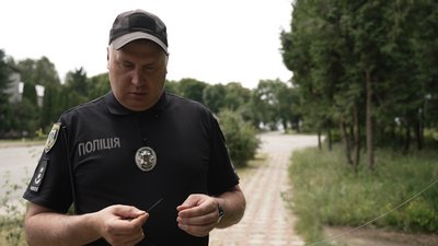 Семенівка на Чернігівщині: через дронів-ждунів заховали автівки та пересіли на велосипеди Семенівка на Чернігівщині: через дронів-ждунів заховали автівки та пересіли на велосипеди