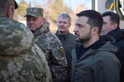 Зеленський відвідав один із центрів підготовки підрозділів ракетних військ і артилерії Зеленський відвідав один із центрів підготовки підрозділів ракетних військ і артилерії