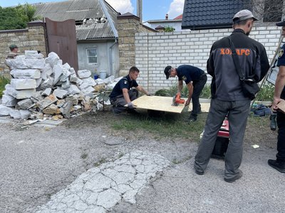 Як у Херсоні відновлюють житло після російських обстрілів