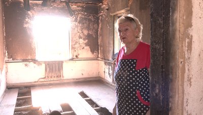 "Все, що привезла — згоріло": на Черкащині жителі села зібралися на толоку, щоб відновити будинок переселенки "Все, що привезла — згоріло": на Черкащині жителі села зібралися на толоку, щоб відновити будинок переселенки