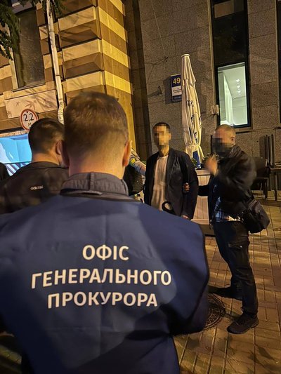 Вимагав 30 тис. дол. за закриття провадження: прокурора Фастівської прокуратури підозрюють у хабарництві Вимагав 30 тис. дол. за закриття провадження: прокурора Фастівської прокуратури підозрюють у хабарництві