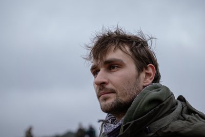 Дмитро Багненко в ролі Юри на зйомках фільму "Редакція", Херсонщина, 2021 рік Дмитро Багненко в ролі Юри на зйомках фільму "Редакція", Херсонщина, 2021 рік