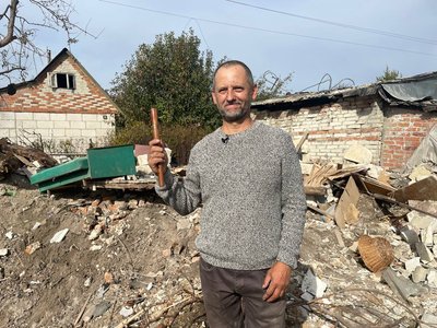 “Виліз із вирви й пішов до сусіда”. Сум'янин вижив після прямого влучання безпілотника в будинок “Виліз із вирви й пішов до сусіда”. Сум'янин вижив після прямого влучання безпілотника в будинок