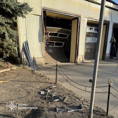 На День рятівника армія РФ атакувала пожежну частину в Дружківці На День рятівника армія РФ атакувала пожежну частину в Дружківці
