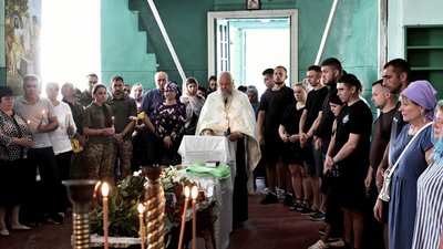 На Чернігівщині 15 липня поховали шестеро захисників України На Чернігівщині 15 липня поховали шестеро захисників України