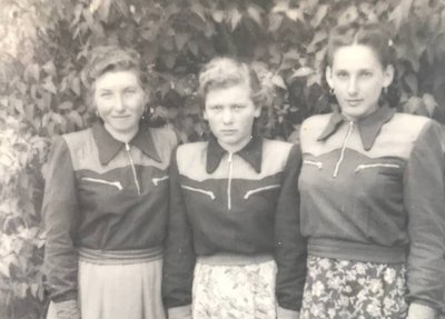 сестри, старі фотографії сестри, старі фотографії