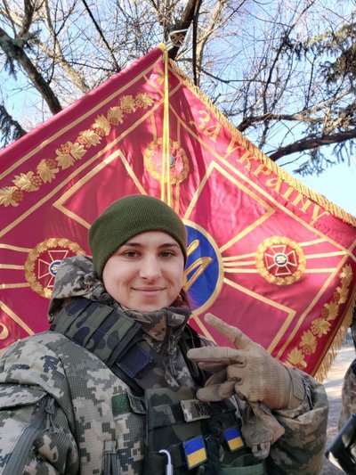"Тато не сумнівався, що я піду у ТрО". Історія вчительки з Чернівців, яка вже рік на фронті "Тато не сумнівався, що я піду у ТрО". Історія вчительки з Чернівців, яка вже рік на фронті