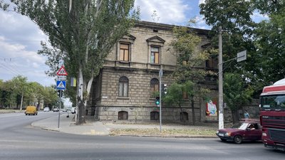 Будівля, на якій був створений мурал Будівля, на якій був створений мурал