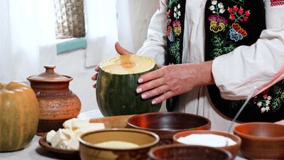 "Кулінарний спадок": традиційний рецепт гарбузової червоної каші з печі від господині з Рівненщини "Кулінарний спадок": традиційний рецепт гарбузової червоної каші з печі від господині з Рівненщини
