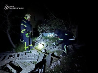 Атака дронів на Житомирщині 27 квітня: пошкоджено будинки, автомобілі, є постраждалі Атака дронів на Житомирщині 27 квітня: пошкоджено будинки, автомобілі, є постраждалі