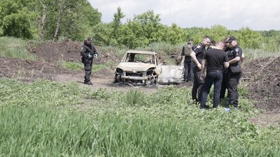 Обгоріле тіло знайшли у спаленій автівці під Вінницею Обгоріле тіло знайшли у спаленій автівці під Вінницею