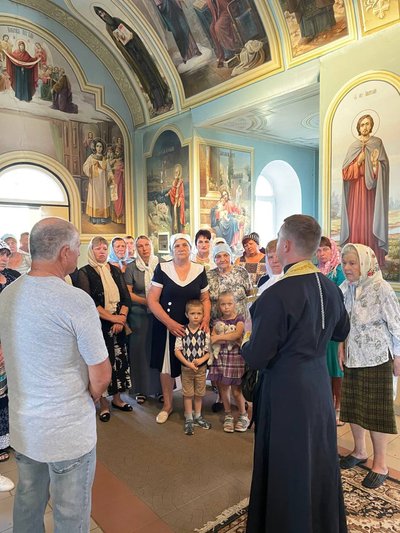 "Попередній священник забрав все": у селі на Черкащині вперше після переходу до ПЦУ молилися українською "Попередній священник забрав все": у селі на Черкащині вперше після переходу до ПЦУ молилися українською