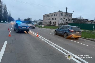 Переходила дорогу: у Черкасах під колеса автомобіля потрапила жінка Переходила дорогу: у Черкасах під колеса автомобіля потрапила жінка