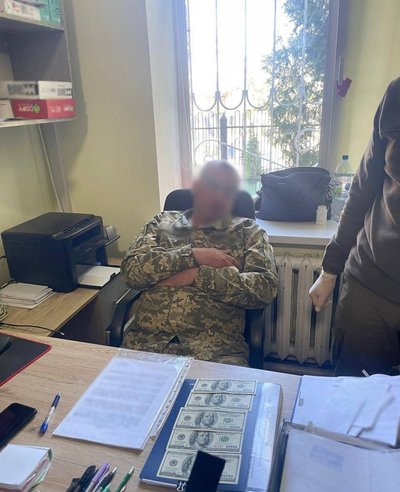 Пропонували оформити відстрочку від призову: посадовцю РТЦК повідомили про підозру Пропонували оформити відстрочку від призову: посадовцю РТЦК повідомили про підозру