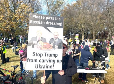 У Вашингтоні протестувальники вимагали імпічменту Трампа У Вашингтоні протестувальники вимагали імпічменту Трампа