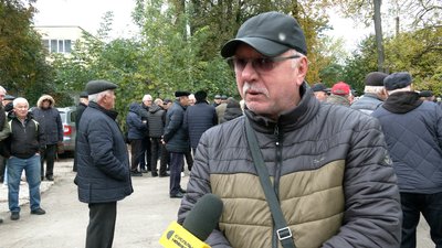 "Такі люди народжуються нечасто": у Чернігові попрощалися з колишнім очільником міліції області Віктором Свинарьовим "Такі люди народжуються нечасто": у Чернігові попрощалися з колишнім очільником міліції області Віктором Свинарьовим