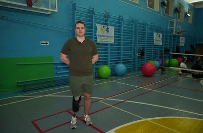 Як у Дніпрі ветерани війни тренуються та грають у волейбол сидячи