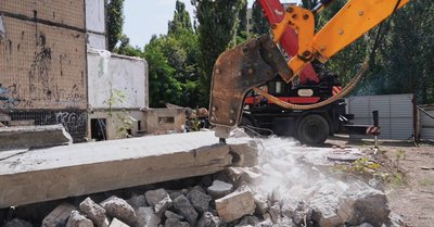 В Одесі розпочався ремонт багатоповерхівки, яку зруйнував "Шахед" В Одесі розпочався ремонт багатоповерхівки, яку зруйнував "Шахед"
