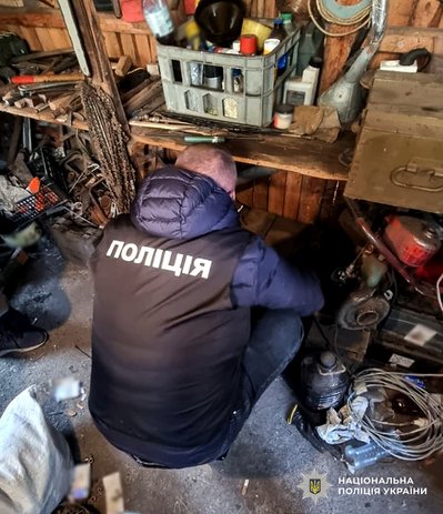 На Житомирщині поліцейські затримали чоловіка під час продажу боєприпасів і гранати На Житомирщині поліцейські затримали чоловіка під час продажу боєприпасів і гранати
