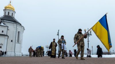 У Чернігові попрощалися із загиблим на фронті актором драмтеатру Петром Великим У Чернігові попрощалися із загиблим на фронті актором драмтеатру Петром Великим