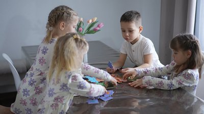 Подружжя Станіславових із Вінниці виховує чотирьох всиновлених дітей Подружжя Станіславових із Вінниці виховує чотирьох всиновлених дітей