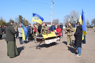 У громаді на Одещині попрощались з двома захисниками У громаді на Одещині попрощались з двома захисниками