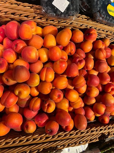 "Точно дорожче, ніж торік" - яких цін на абрикоси очікувати черкащанам у 2025 році "Точно дорожче, ніж торік" - яких цін на абрикоси очікувати черкащанам у 2025 році