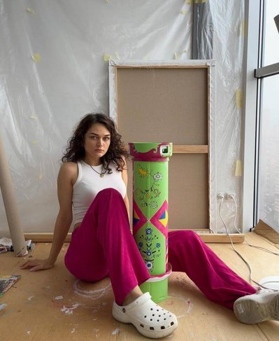 "Qırım ve ev": Qırımğa asla barmağan ressam Renata Asanova onı Vatanı olaraq tanıdı "Qırım ve ev": Qırımğa asla barmağan ressam Renata Asanova onı Vatanı olaraq tanıdı