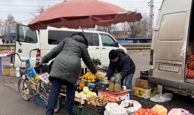 "Нема настрою взагалі ніякого, тим паче, фронт рухається": чи планують святкувати Новий рік жителі Межової "Нема настрою взагалі ніякого, тим паче, фронт рухається": чи планують святкувати Новий рік жителі Межової