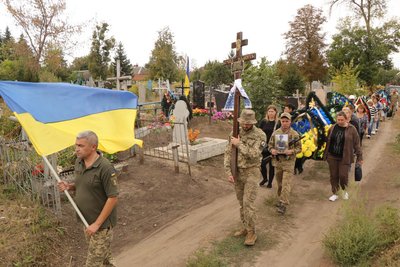 В Охтирці поховали військовослужбовця Олександра Павліченка В Охтирці поховали військовослужбовця Олександра Павліченка