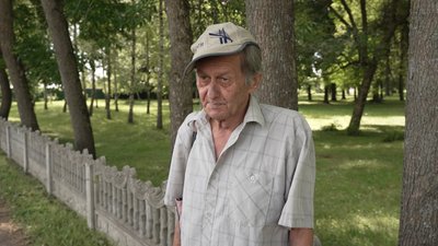 Семенівка на Чернігівщині: через дронів-ждунів заховали автівки та пересіли на велосипеди Семенівка на Чернігівщині: через дронів-ждунів заховали автівки та пересіли на велосипеди